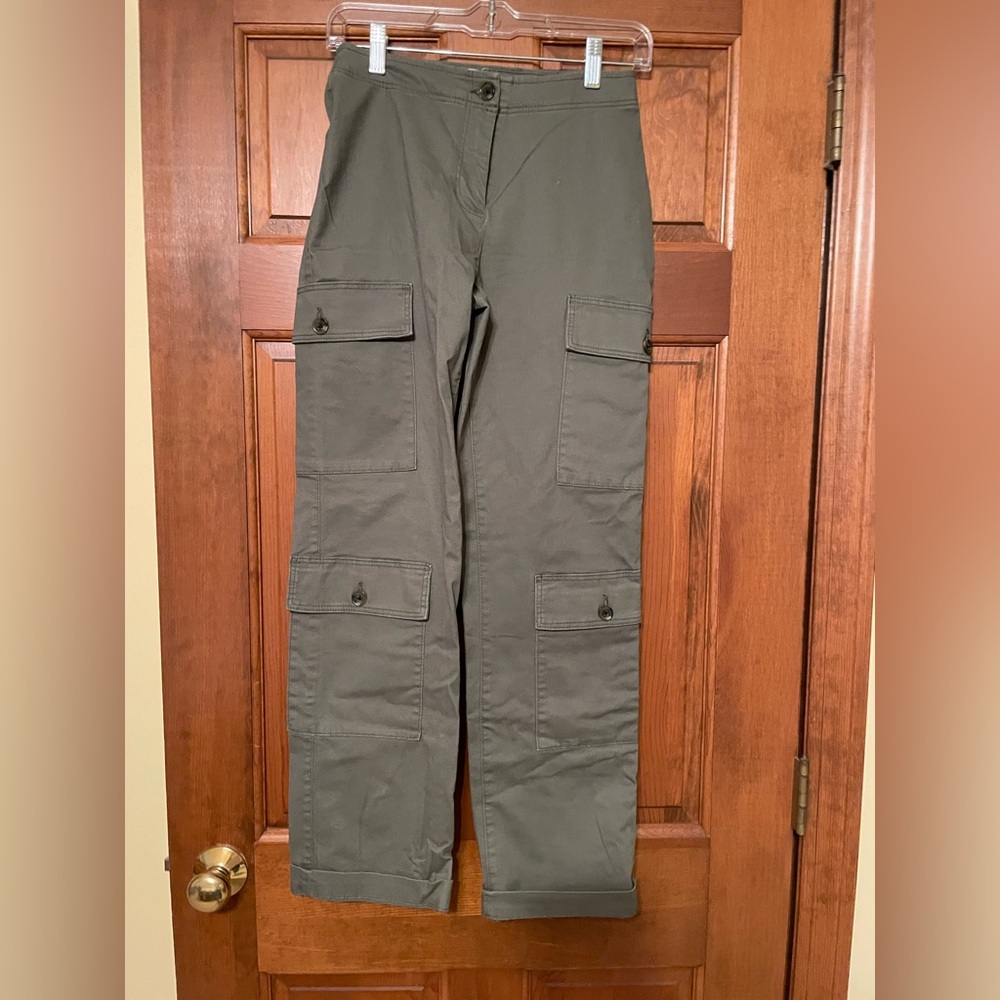 Women’s Cargo Pants in Olive Green